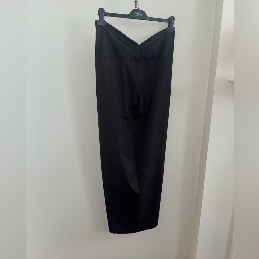 SKIMS Onyx Signature Swim Sarong Skirt - Picture 3 of 5